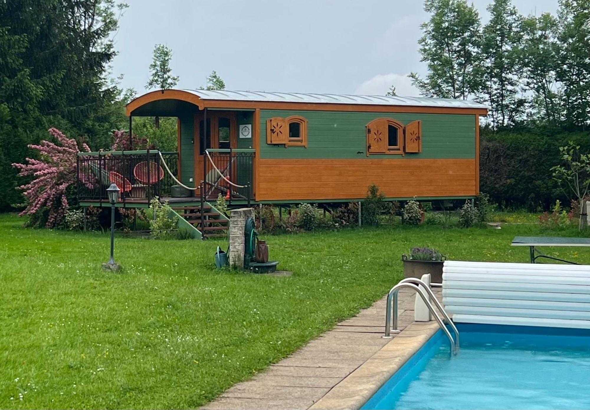 La Roulotte Deluxe De Malpas Panzió Quingey Kültér fotó