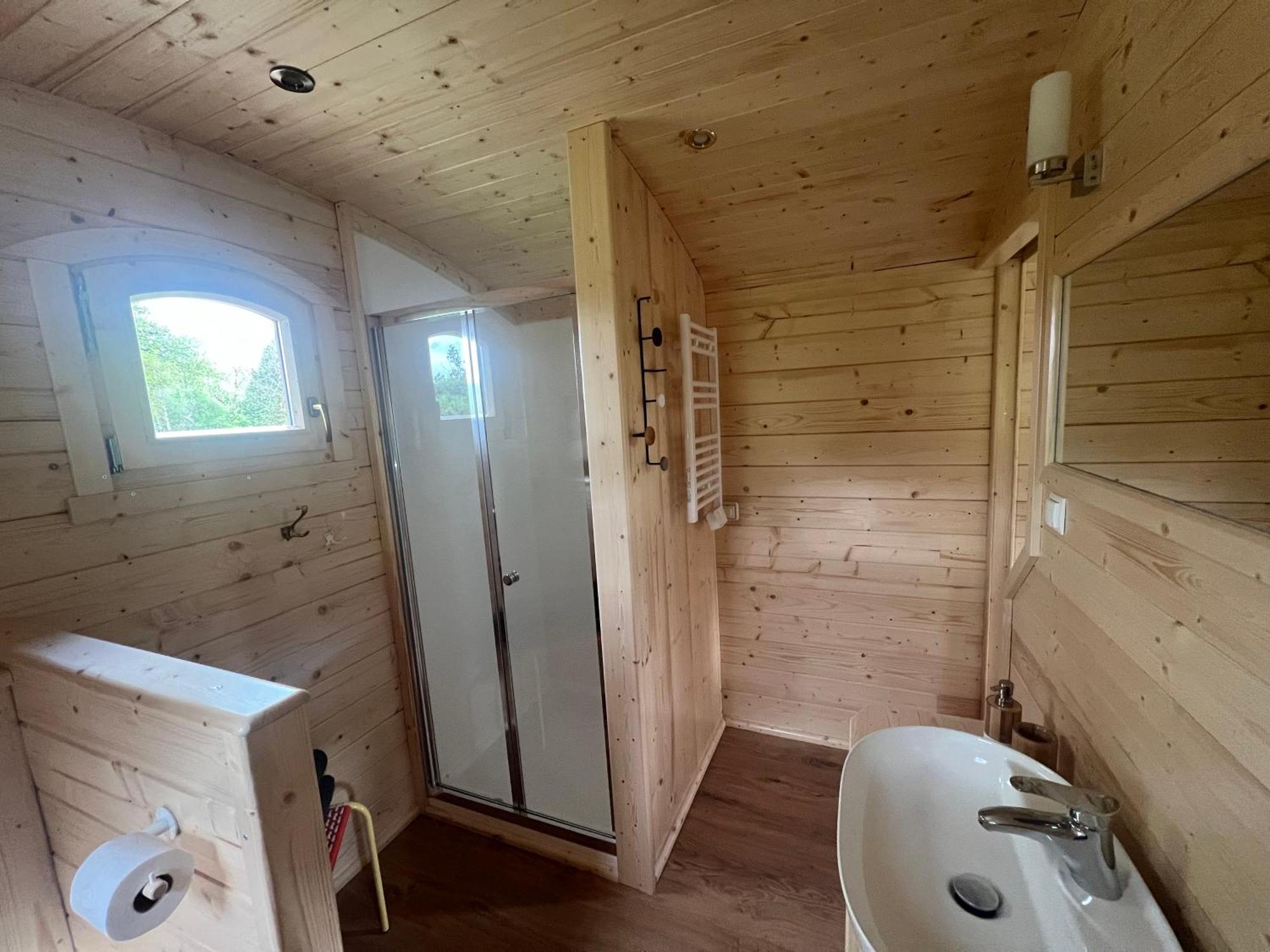 La Roulotte Deluxe De Malpas Panzió Quingey Kültér fotó