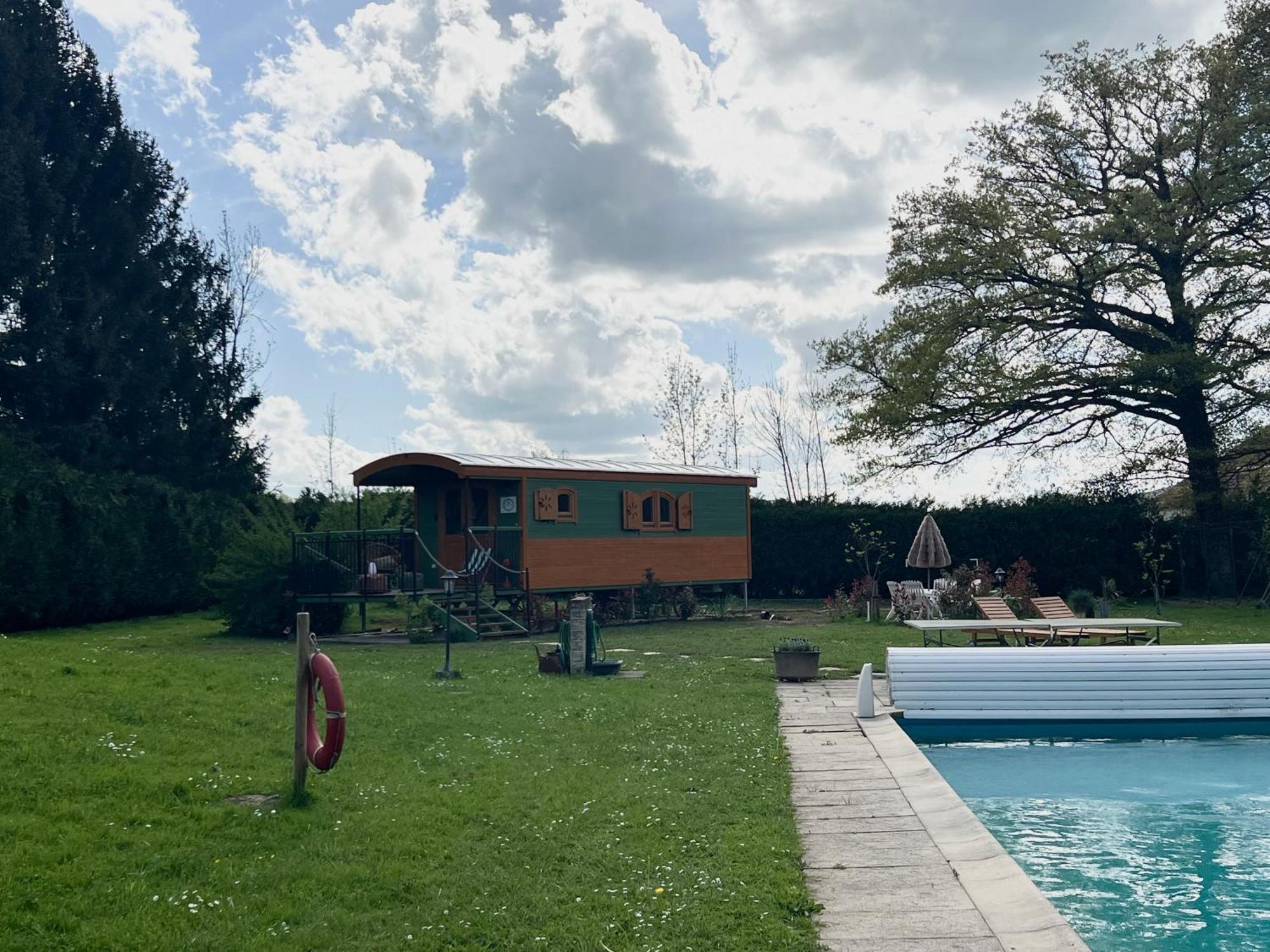 La Roulotte Deluxe De Malpas Panzió Quingey Kültér fotó
