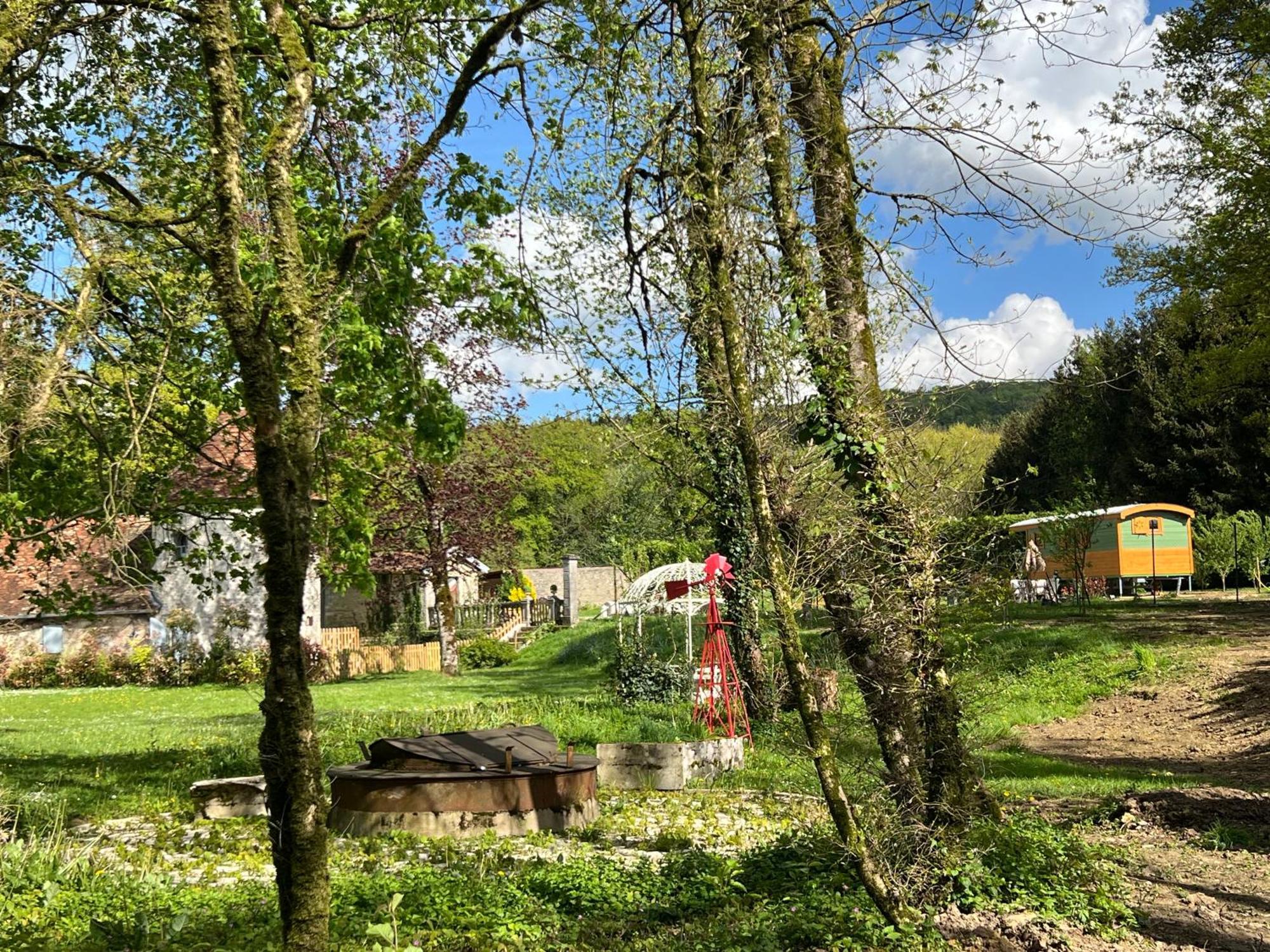 La Roulotte Deluxe De Malpas Panzió Quingey Kültér fotó